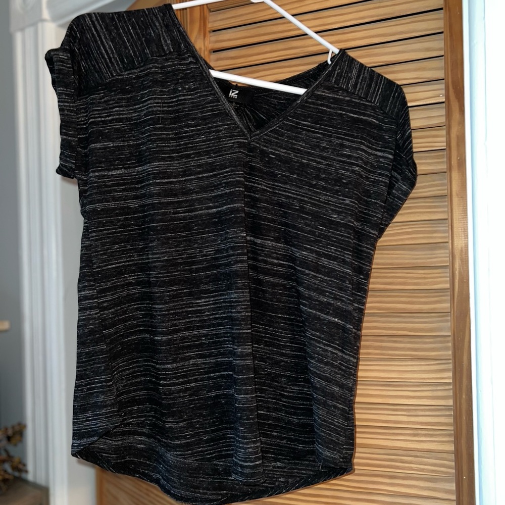 Small black tshirt , open back